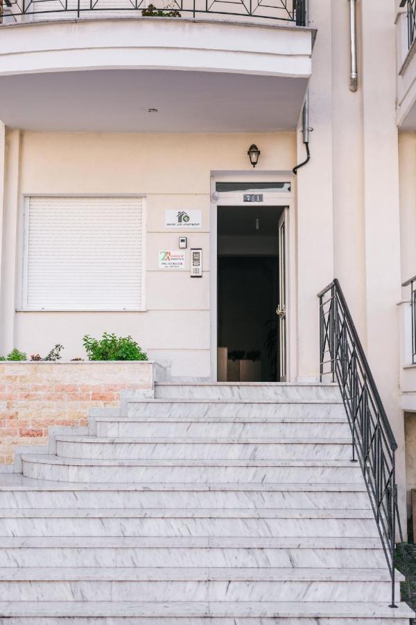 Grand Lux Apartment Serres Ngoại thất bức ảnh